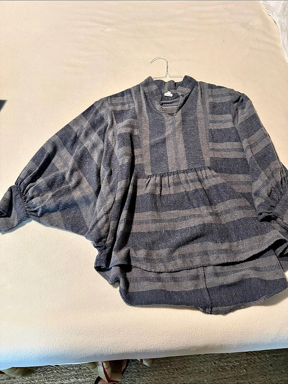 Ivy Jane Striped Tunic in Black & Gray Size XS Like New